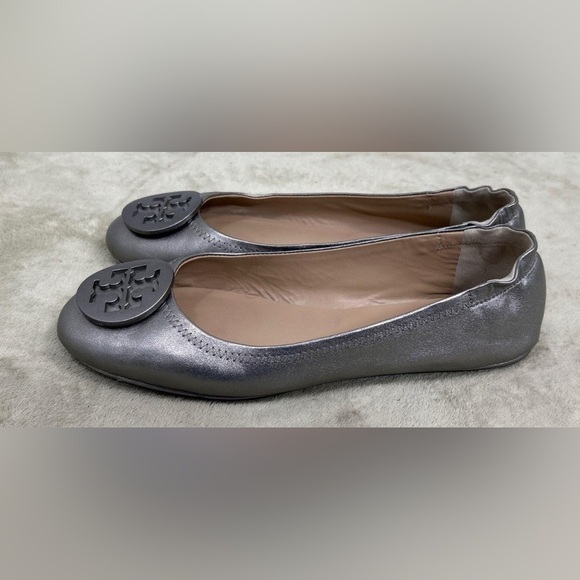 Tory Burch silver reva ballet flats with silver buckle size 8 - Picture 5 of 8